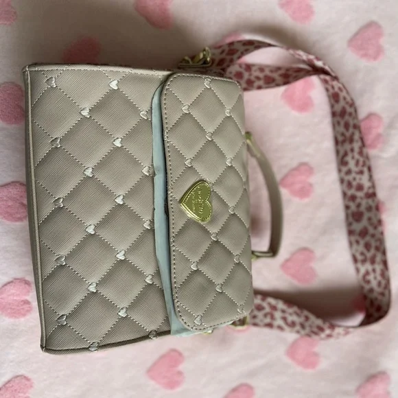 Betsey Johnson Beige Quilted Crossbody Bag - Picture 1 of 3